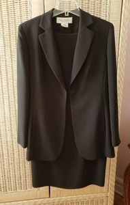 Rena Rowan classic black shift dress w.suit jacket